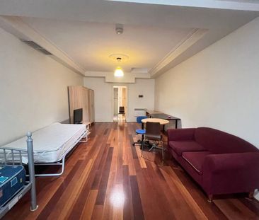 Fully Furnished Lovely One Bedroom Studio for Lease! - Photo 2
