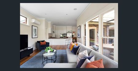 Captivating Family Sanctuary, First-Class Lifestyle Location - Photo 3