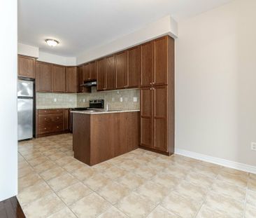 For Lease - 2371 Baronwood Drive, Oakville, Ontario - Photo 5