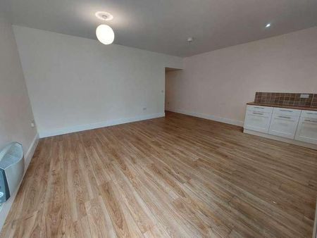 Westminster Place, Crewe, CW2 - Photo 2