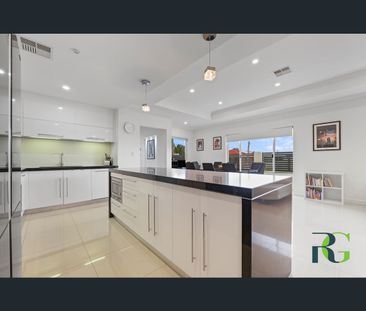 2 Nineham Avenue, Spearwood, WA 6163 - Photo 4
