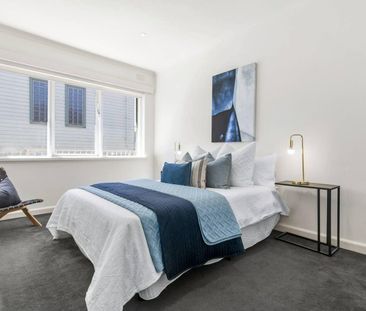 Spacious 2-Bedroom Apartment in Prime Elwood - Photo 5
