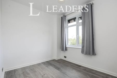 3 bedroom house to rent Murray Avenue, NN2 - Photo 3