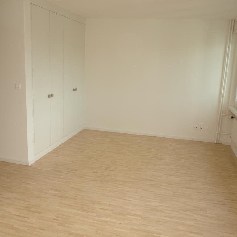 Wohntraum: 5.5-Zimmerwohnung / Zentral mit Aussicht ins Grüne! - Photo 1