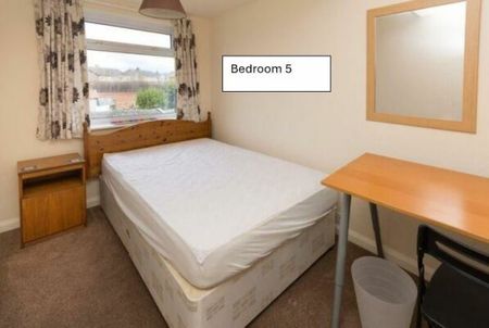 53, Crossways - Photo 3