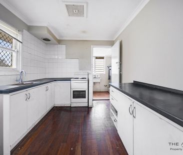 Exciting Renovation Opportunity at 24 Longhurst Way, Queens Park - Photo 3