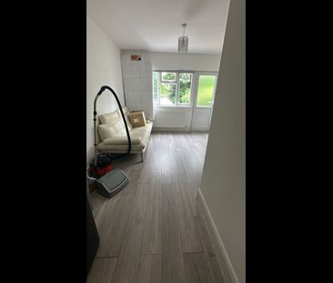 Room in a Shared House, Babington Road, NW4 - Photo 1