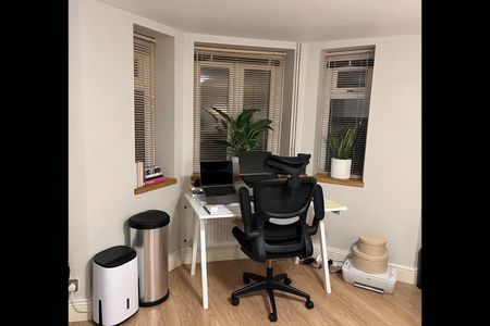 Studio Flat, Holmdale Road, NW6 - Photo 2