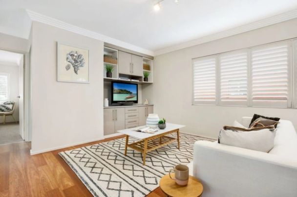 Lifestyle Apartment in Beachside Location - Level Walk to Beach - Photo 1