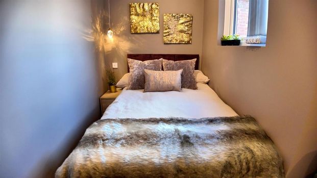 1 bedroom in a house share to rent - Photo 1