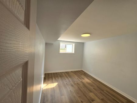 For Lease - 76 Guelph Street Unit# Unit B, Halton Hills, Ontario - Photo 3