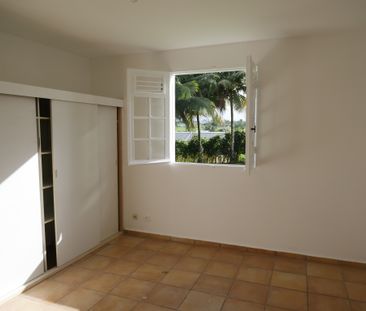 Location Maison 4 pièces 90m² BAIE MAHAULT 97122 - Photo 3