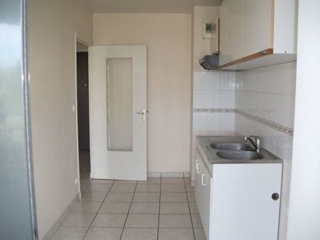 Location Appartement 3 pièces 68m² - Photo 3