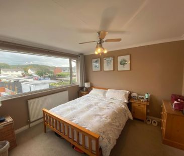 3 bedroom terraced house to rent - Photo 4