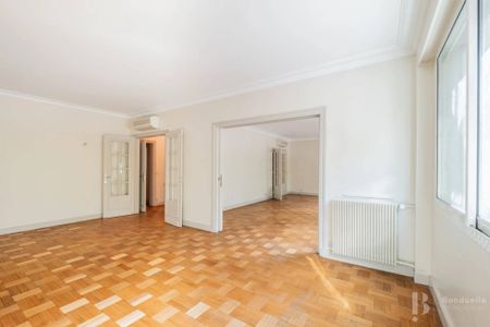Rental Apartment Paris 8th Champs-Élysées - Photo 5