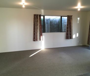 Freestanding brick and tile modern home - Photo 1