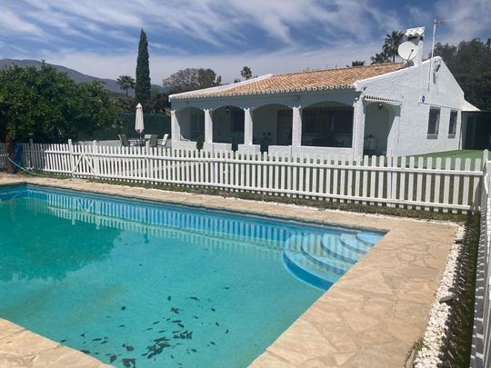 2 room luxury Farmhouse for rent in Estepona, Andalusia - Photo 1