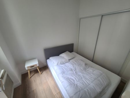 Location Appartement 2 pièces 27m² MARSEILLE 1er - Photo 4