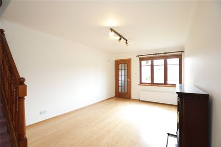 3 bedroom detached house to rent - Photo 2