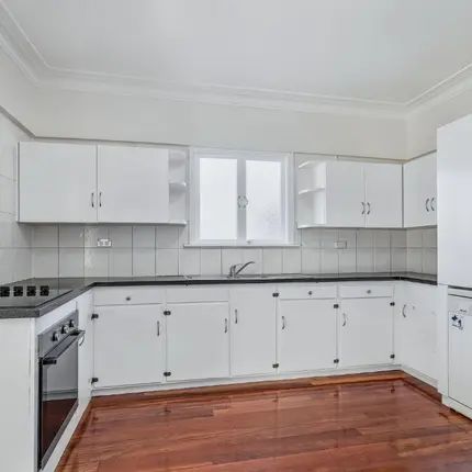 WHAT AN OUTLOOK&mldr; CITY GLIMPSES & LUSCIOUS GARDEN&mldr; - Photo 1