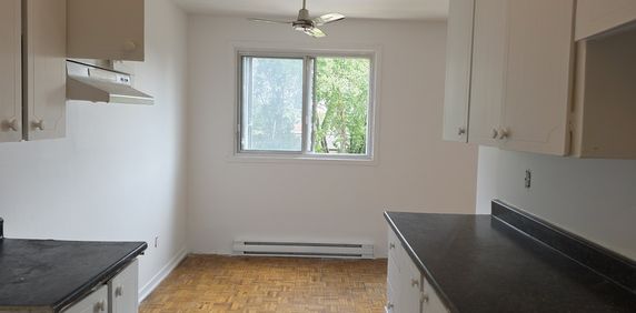 4 1/2 À LOUER À LAVAL - Photo 2
