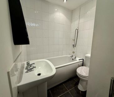 1 Bedroom Terraced To Let - Photo 3