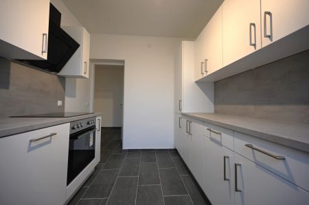 Helle 4-Zimmer-Wohnung mit Balkon und großzügigem Wohnzimmer in Hörsching - Photo 2