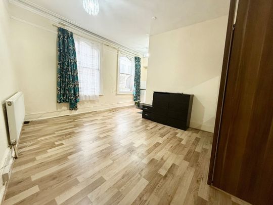 Studio Flat, Catford Broadway, SE6 - Photo 1