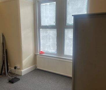 Room in a Shared House, Leyton, E10 - Photo 5