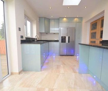 Aintree Grove, Upminster, Essex, RM14 - Photo 6