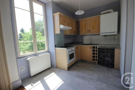 Location Appartement 4 pièces 94m² PUY GUILLAUME 63290 - Photo 3