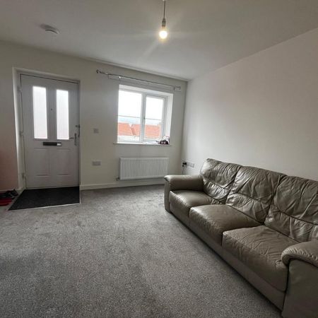 2 bedroom semi-detached house to rent - Photo 4
