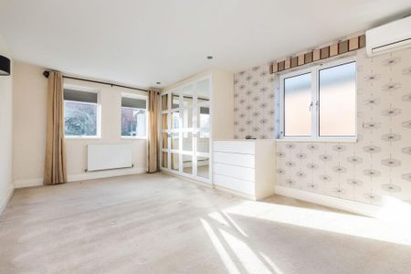 4 bedroom semi-detached house to rent - Photo 2