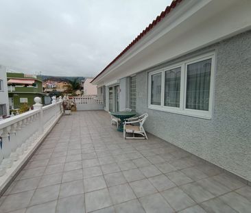 Casa/Chalet independiente En alquiler Calle Puerto Viejo, Distrito ... - Photo 6