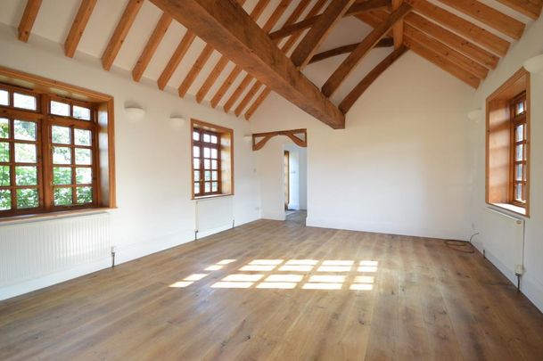 3 bedroom barn conversion to rent - Photo 1