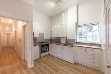 3 bedroom flat to rent - Photo 5