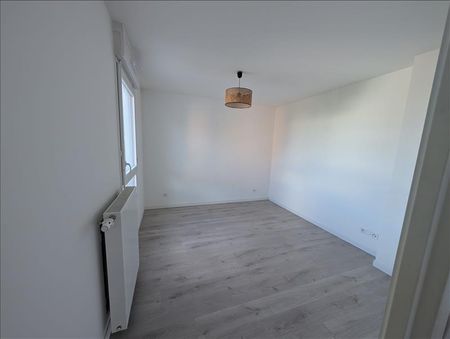 2 pièces - 40,7 m² - 4ème étage - Colocation non autorisée - Photo 2