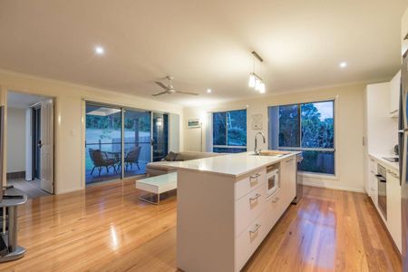 `Modern Elevated Living in the Heart of Cooroy - Photo 2