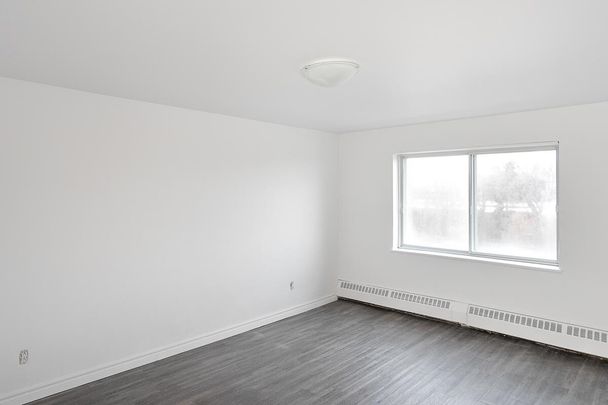 2400, 2420, 2444, 2460, 2480, 2500 Rue Benny-Crescent, Montréal, QC - Photo 1