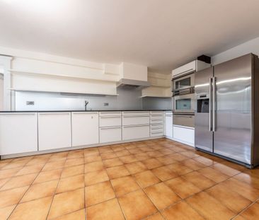 For rent – Magnificent 7.5-room village house – 260 m² – Heated poo... - Foto 1