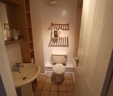 2 bedroom apartment to rent - Photo 5