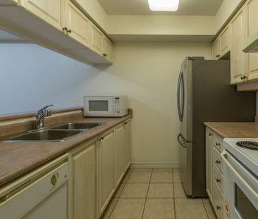 For Lease - 18 Sommerset Way Unit# 805, Toronto, Ontario - Photo 1