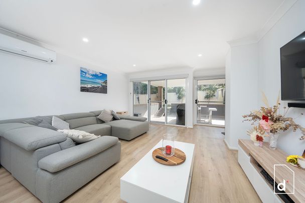 Stlylish Townhouse In Quiet Location - Photo 1