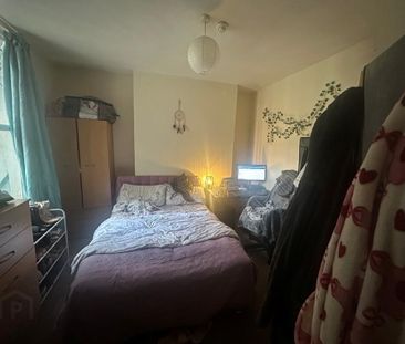 11 Lawrence Street Apt 1, Belfast, BT7 1LE - Photo 4