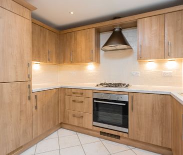 Woodfield Road, Woodfield Lodge Woodfield Road, RH10 - Photo 3