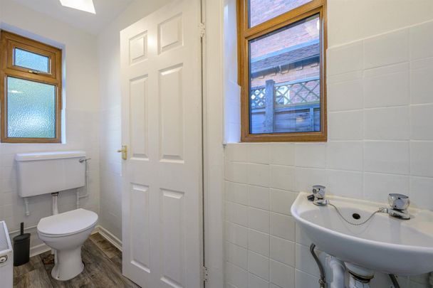 2 bedroom House To Let Total Size: 915 SQ FT - Photo 1