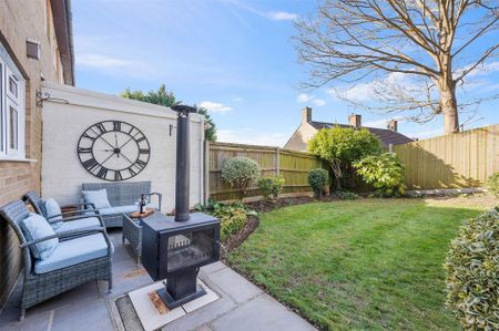 3 bedroom end of terrace house to rent - Photo 2