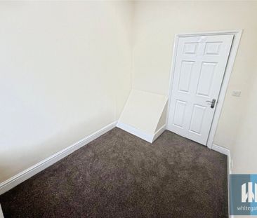 Leeds Road, Huddersfield, HD1 - Photo 5