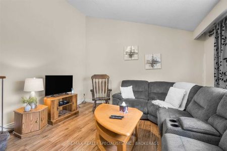 For Lease - 7 Camberley Crescent, Brampton, Ontario - Photo 2