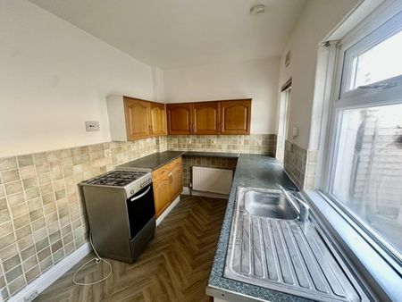 2 bedroom House To Let - Photo 5